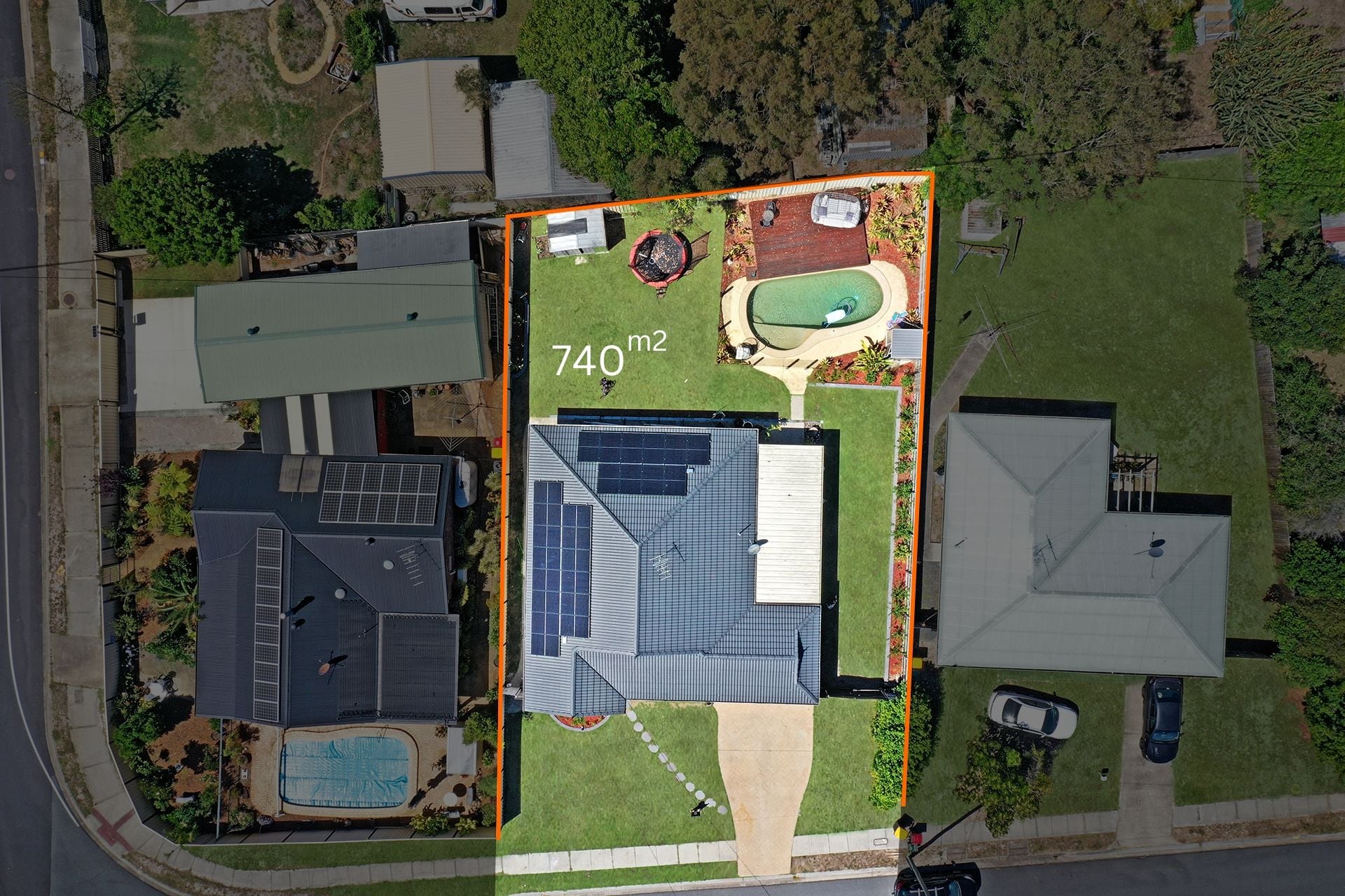 18 Dorunda Avenue Beachmere QLD, Beachmere - Image 1