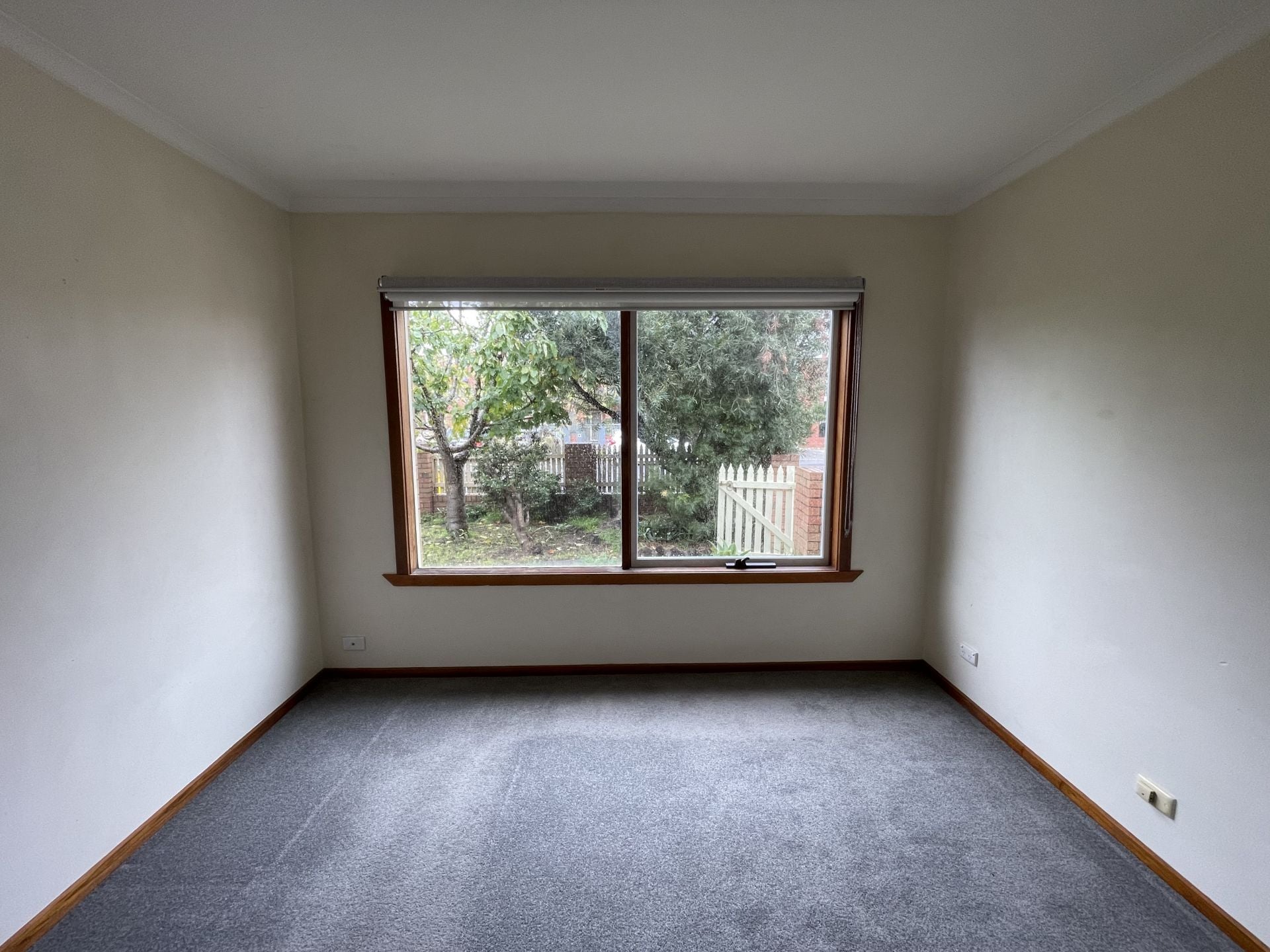 Charming Unit in an Ideal Location!