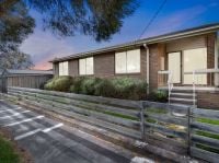 42 Barry Street, Seaford VIC