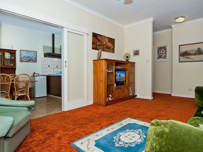 2A Fifth Avenue Semaphore Park 5019