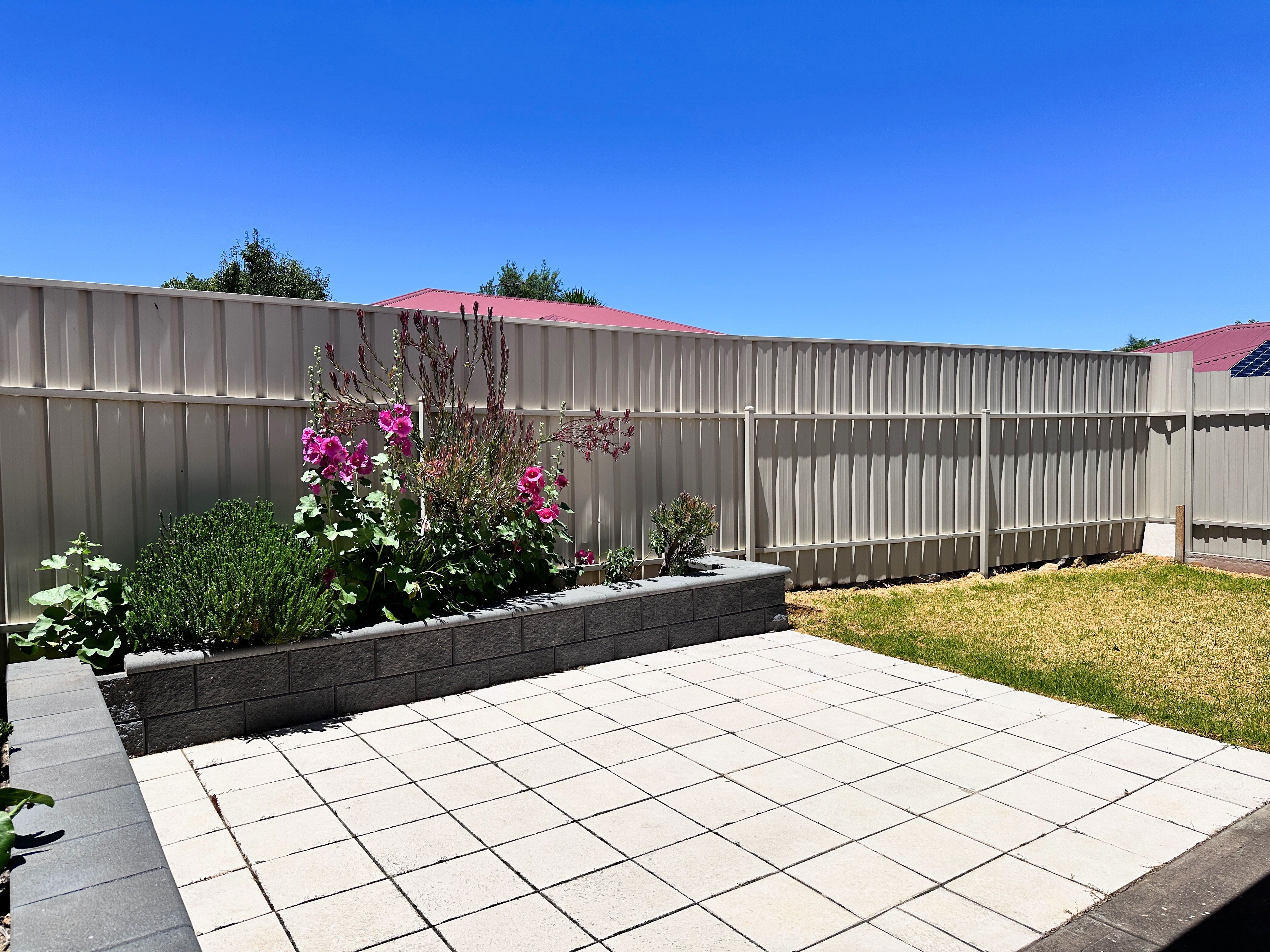 2/6 Booth Avenue Morphett Vale 5162