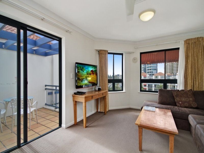 411/99 Griffith Street 'Calypso Plaza' COOLANGATTA QLD, 'Calypso Plaza' Coolangatta - Thumbnail 8