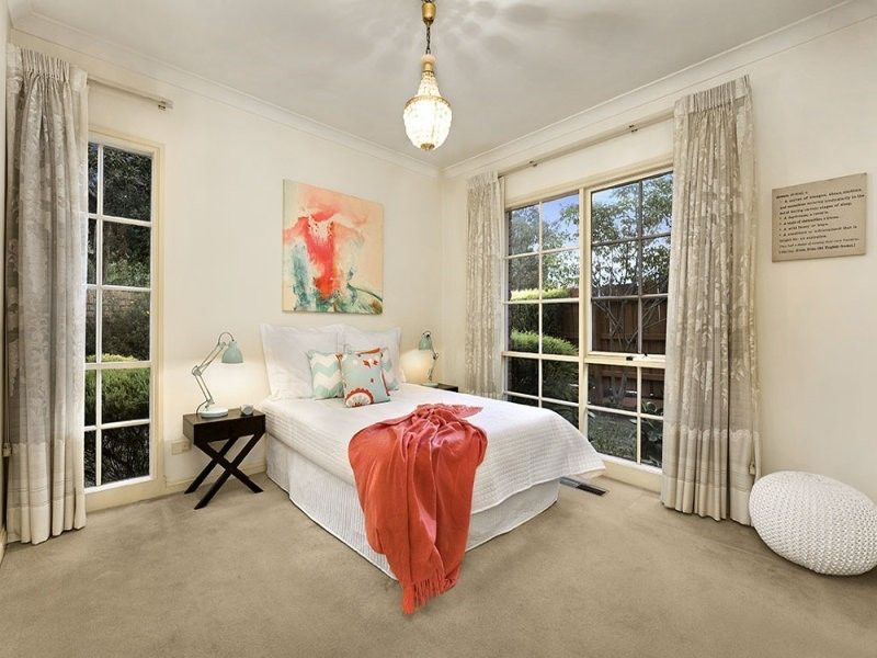 1/12 Omar Street, Caulfield South