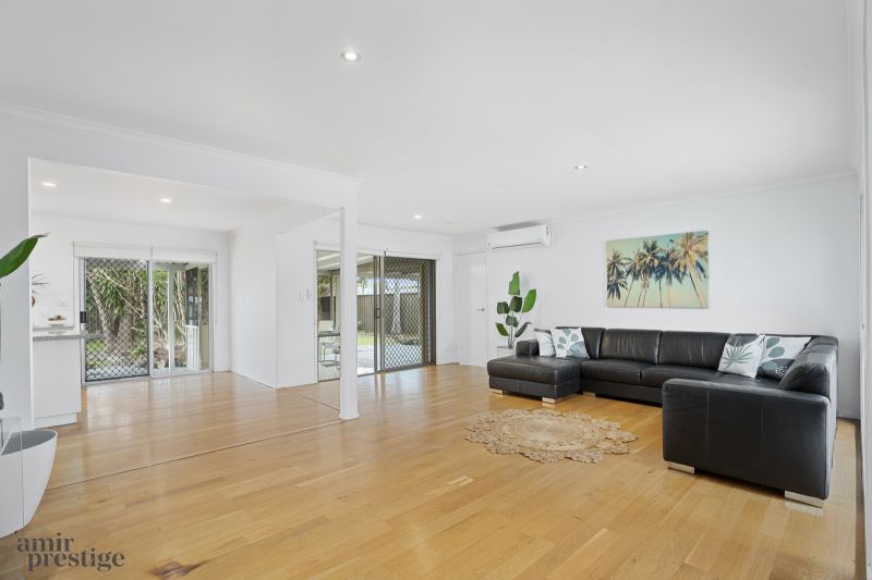$ 1,027,000, Broadbeach Waters - Thumbnail 3