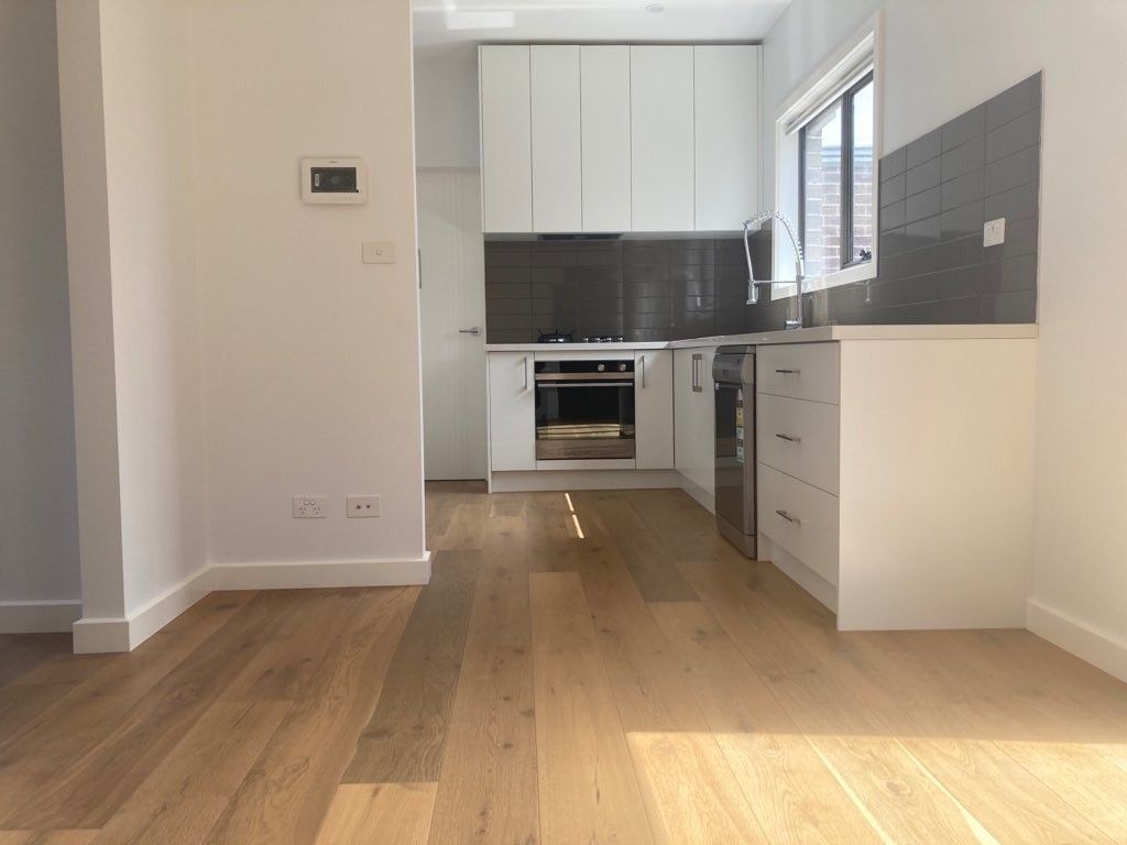 Modern Townhouse In Prim Location