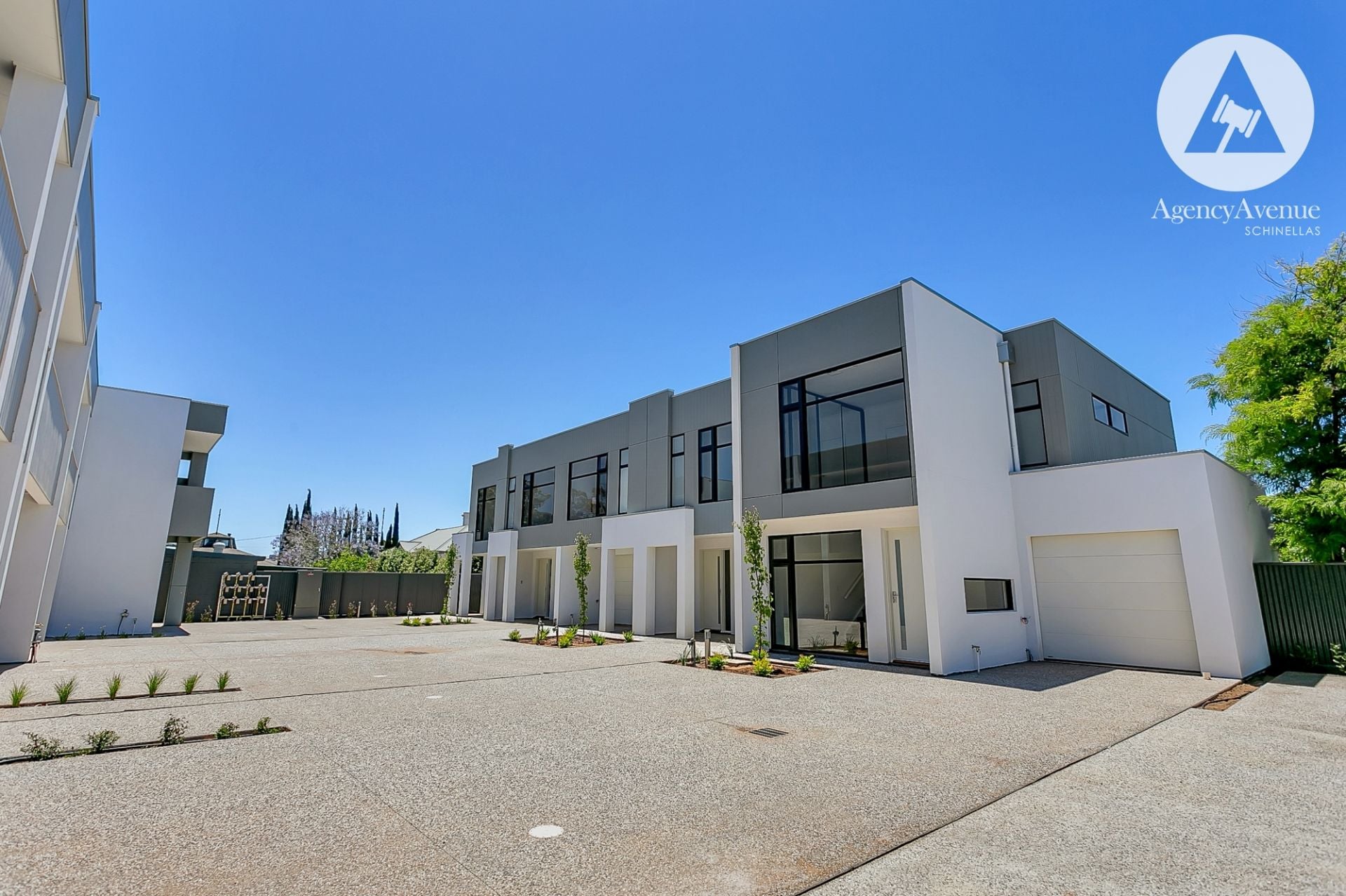 9/2B Balmoral Avenue, North Brighton - Thumbnail 2