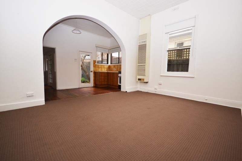 TIDY TERRACE IN THE HEART OF NORTHCOTE!