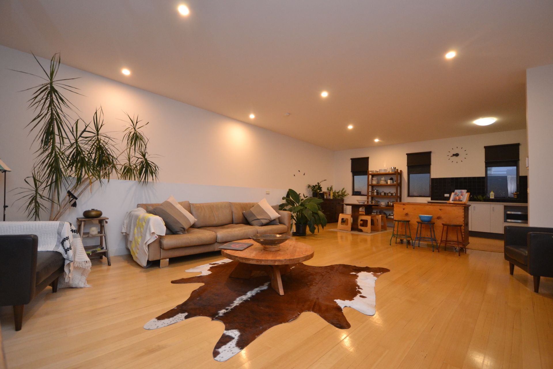 LUXURIOUS LIVING OVER TWO LEVELS