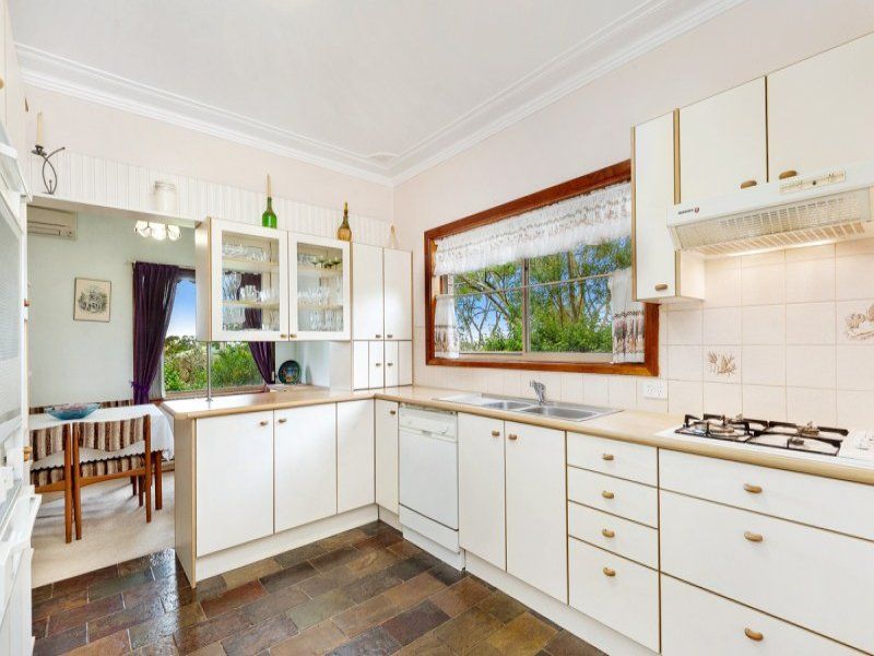 135 Coonong Road, GYMEA BAY, Gymea Bay - Thumbnail 6