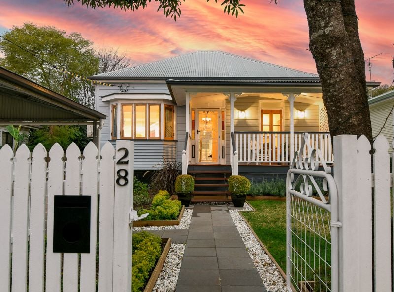 Lovely Character Home a Stones Throw from the CBD