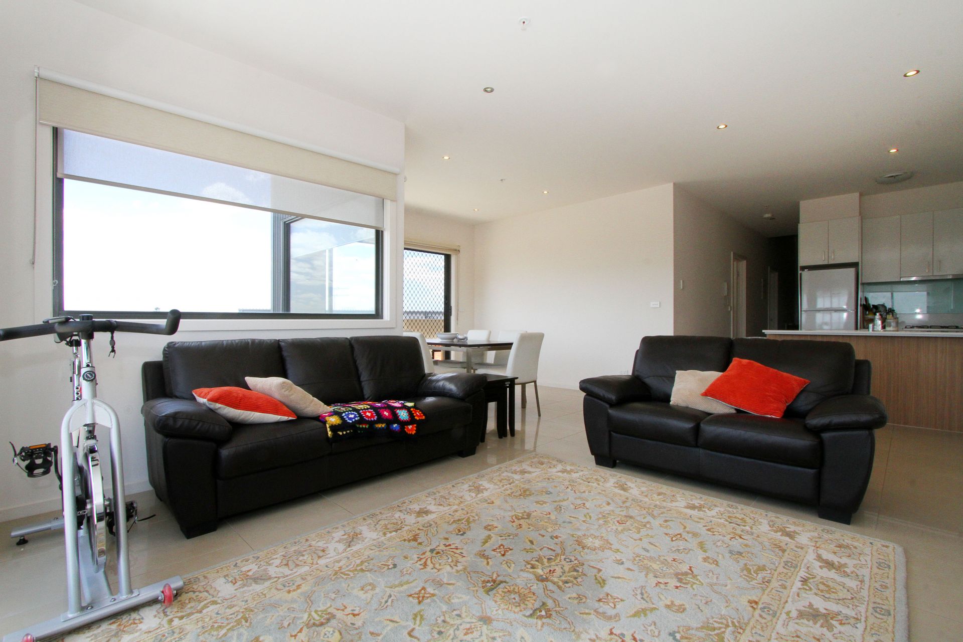 STYLISH EXECUTIVE LIVING