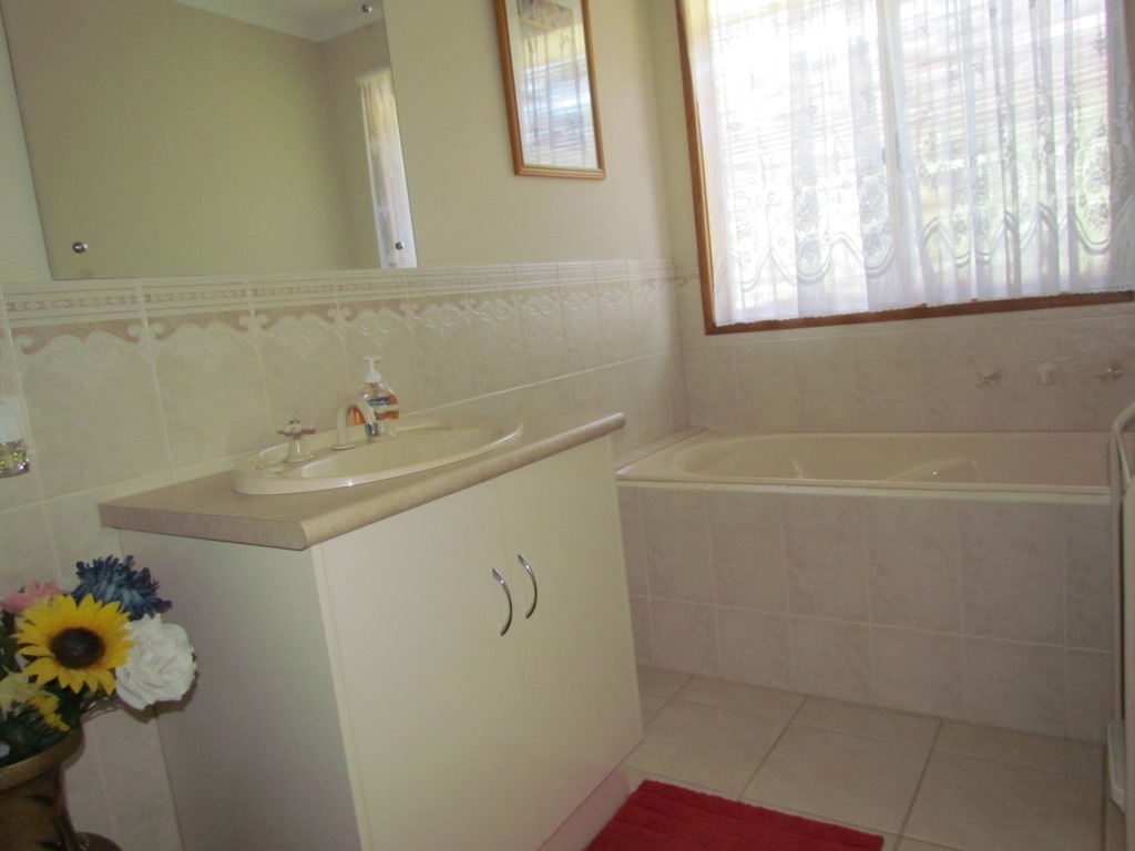 Sold property Undisclosed for 28 Potts Road Evanston Park , SA 5116