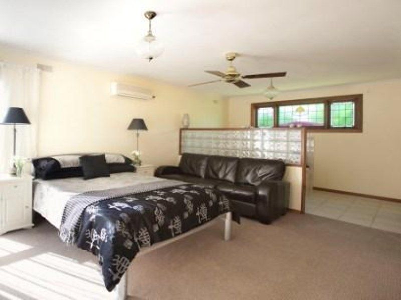 126 Grieve Parade, Altona - Thumbnail 7