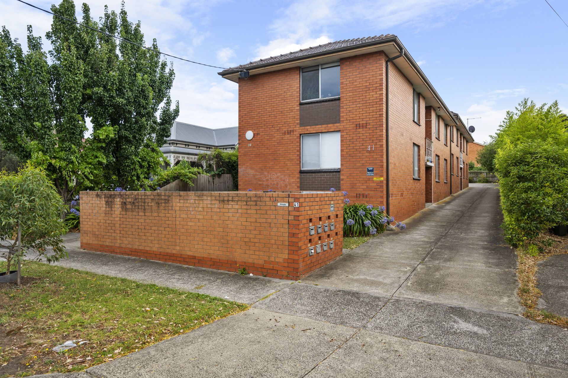 Perfectly Positioned, One Bedroom Apartment