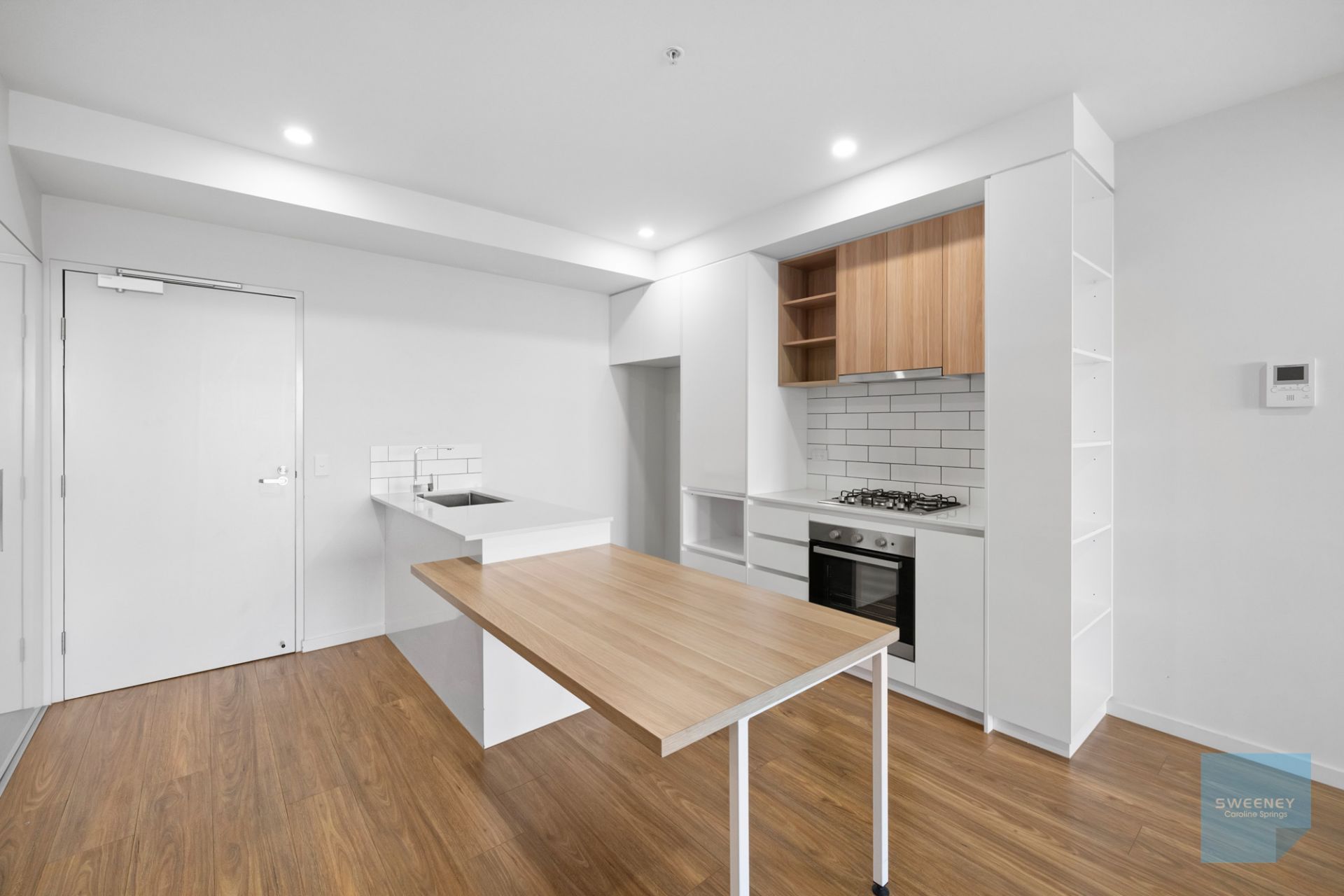 215/9 Commercial Road, Caroline Springs - Thumbnail 4