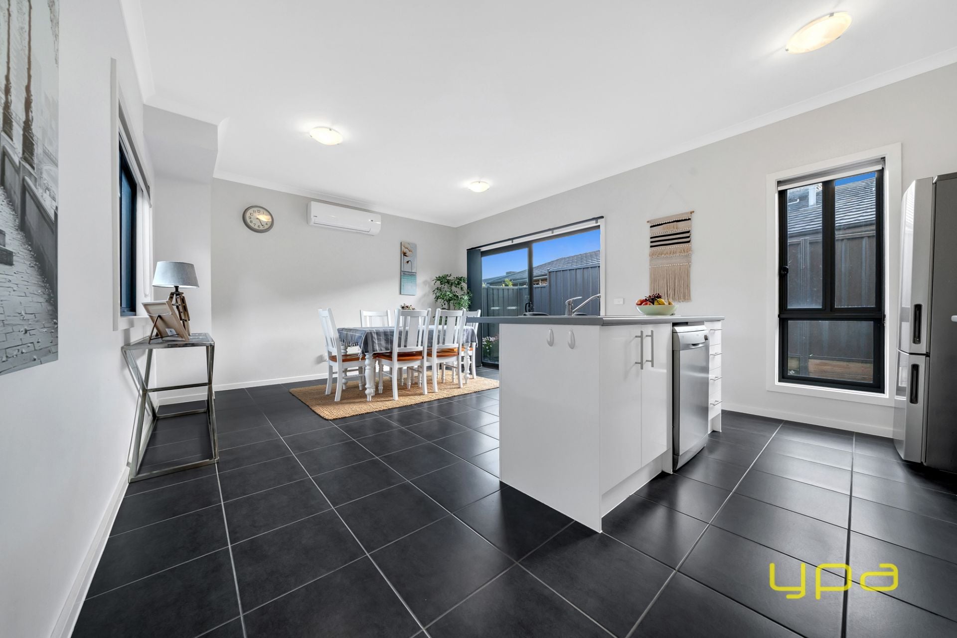 117B Elmslie Drive Cranbourne East VIC, Cranbourne East - Thumbnail 2