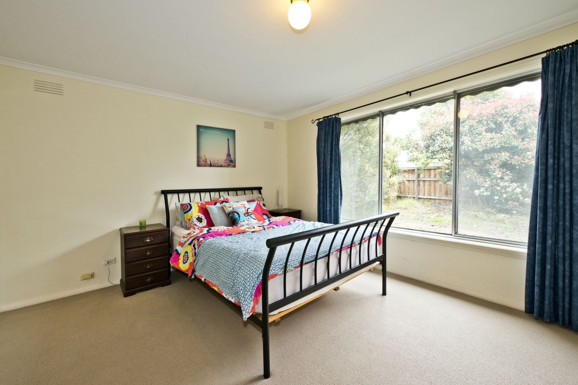 **Great location! Three bedrooms ready for lease start mid October
Private Viewings welcome once VACANT
