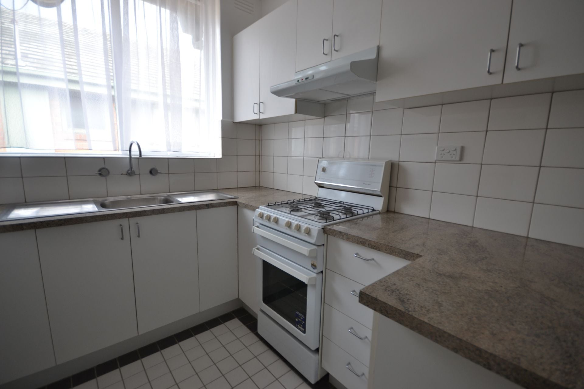 RENOVATED - WALKING DISTANCE TO ZONE 1 TRAIN AND TRAM