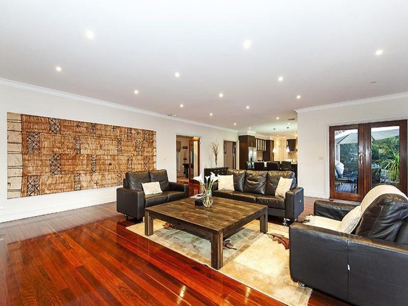 1 Lookout Rise SOUTH MORANG, South Morang - Thumbnail 5