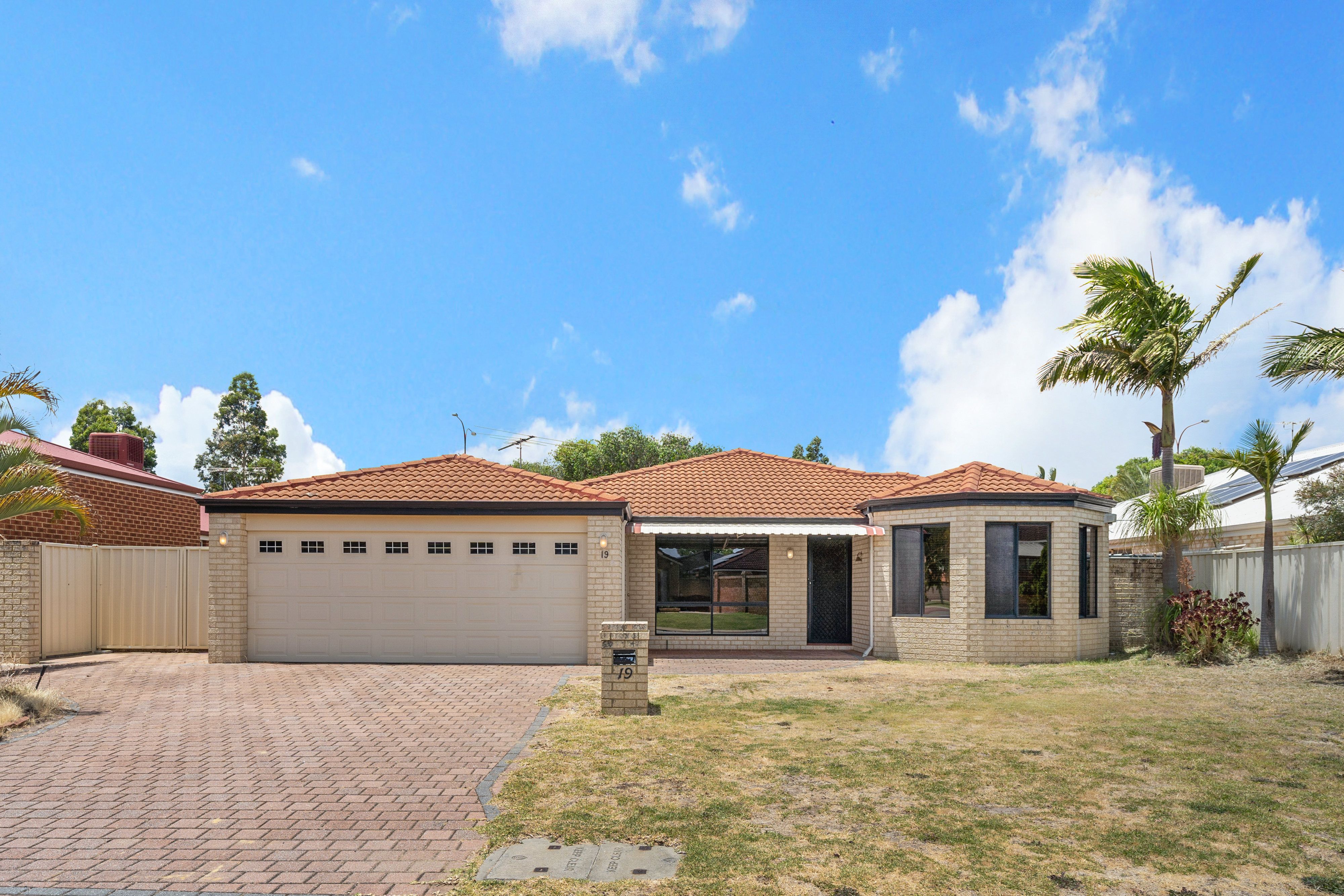 Real Estate For Sale 19 Draycott Loop Canning Vale , WA