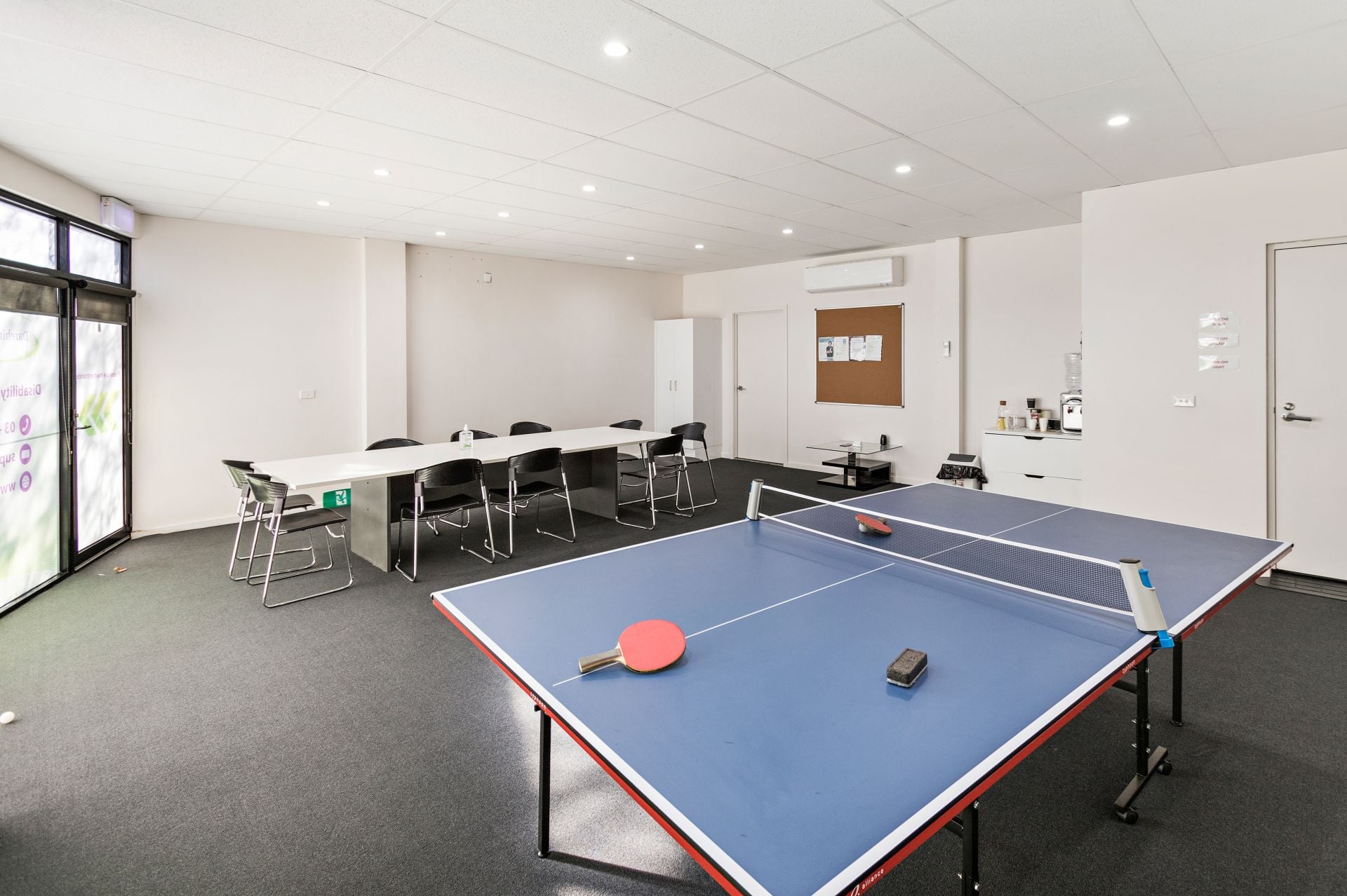 NEAR NEW RETAIL/OFFICE SPACE WITH EXCELLENT EXPOSURE