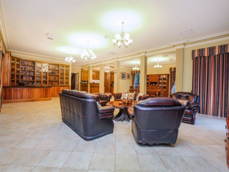 11 St Georges Avenue, Caroline Springs - Thumbnail 6