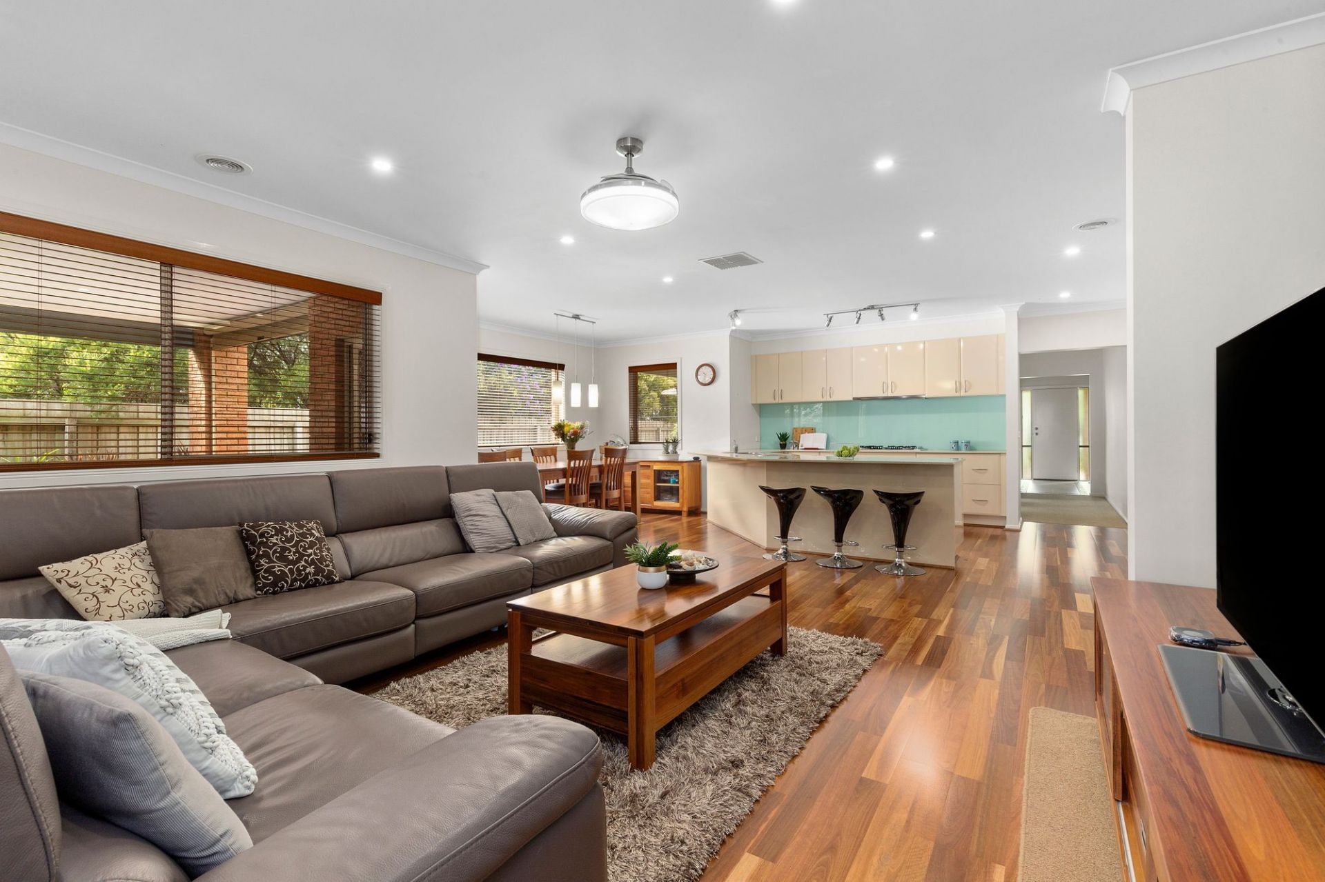 16 Warrumbungle Close Ocean Grove Victoria, Ocean Grove - Thumbnail 2