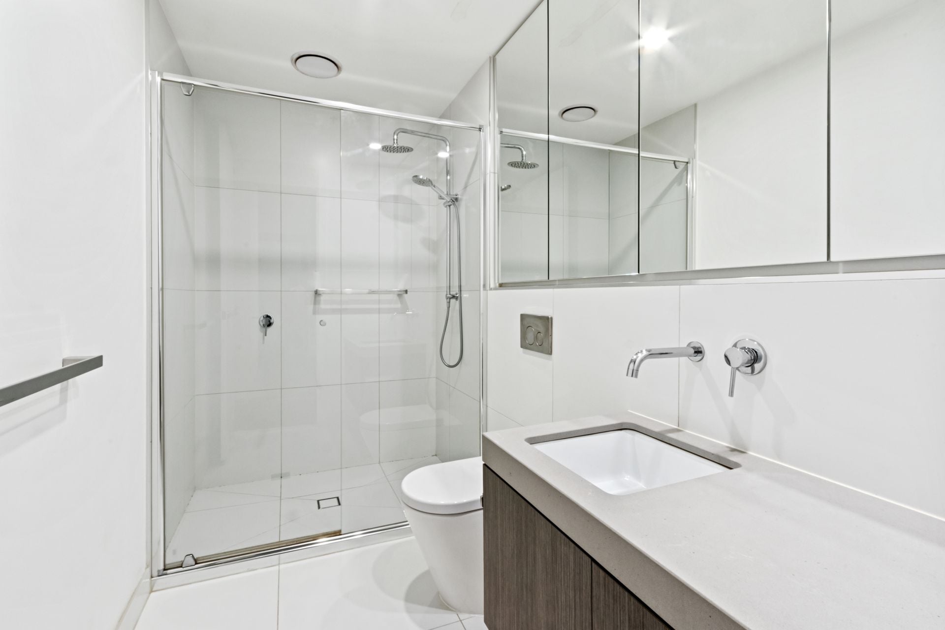 Luxurious Designer Apartment in Abbotsford with Premium Features
