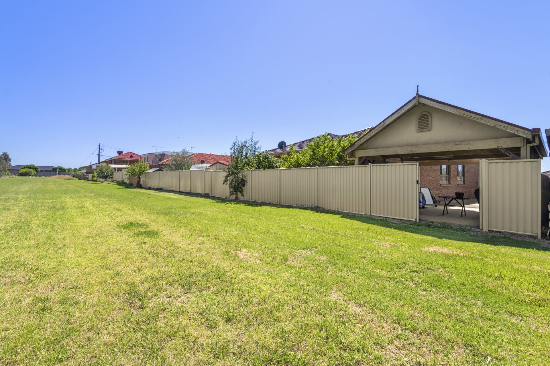 SPACIOUS FAMILY HOME