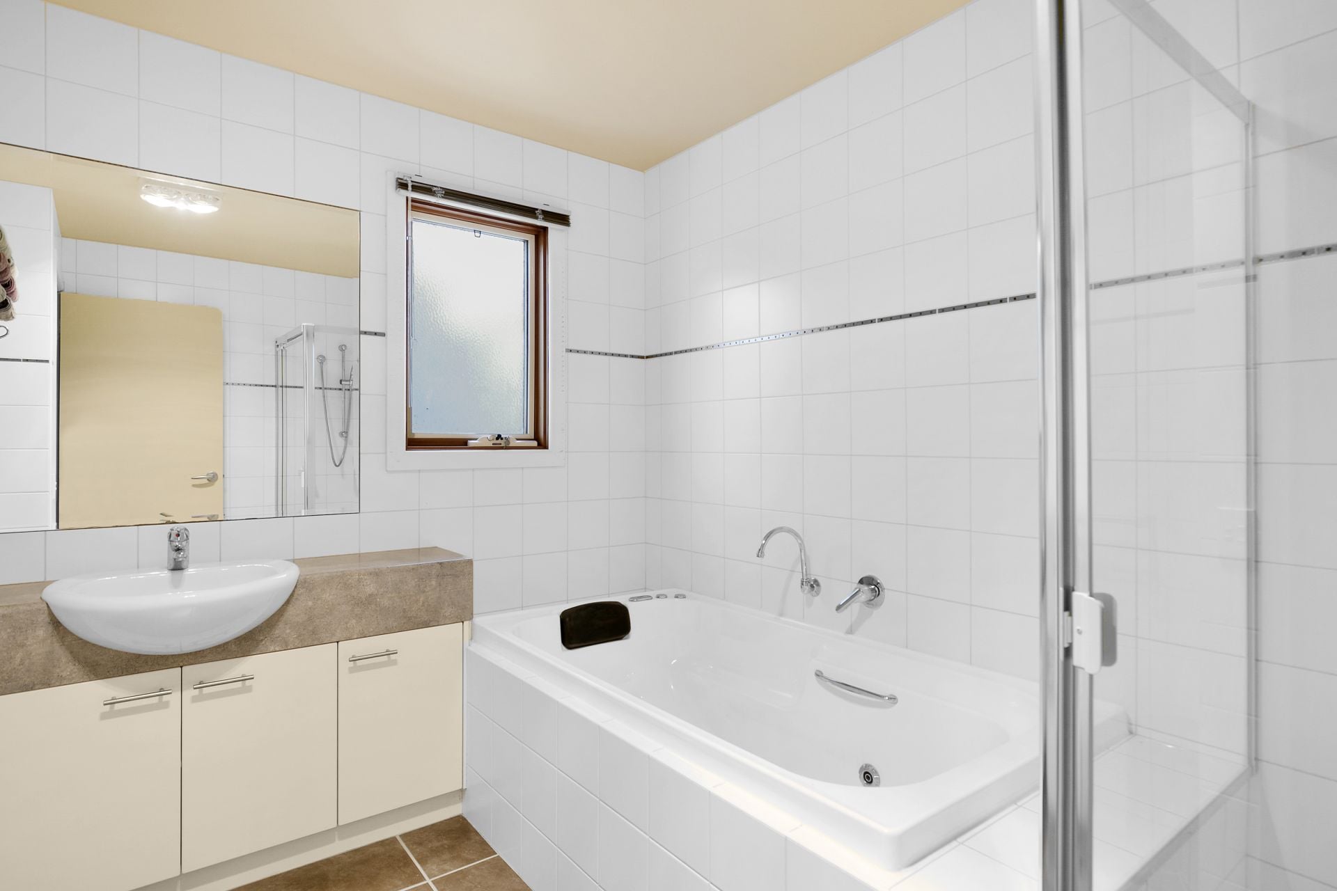 72A The Esplanade, Torquay - Thumbnail 8