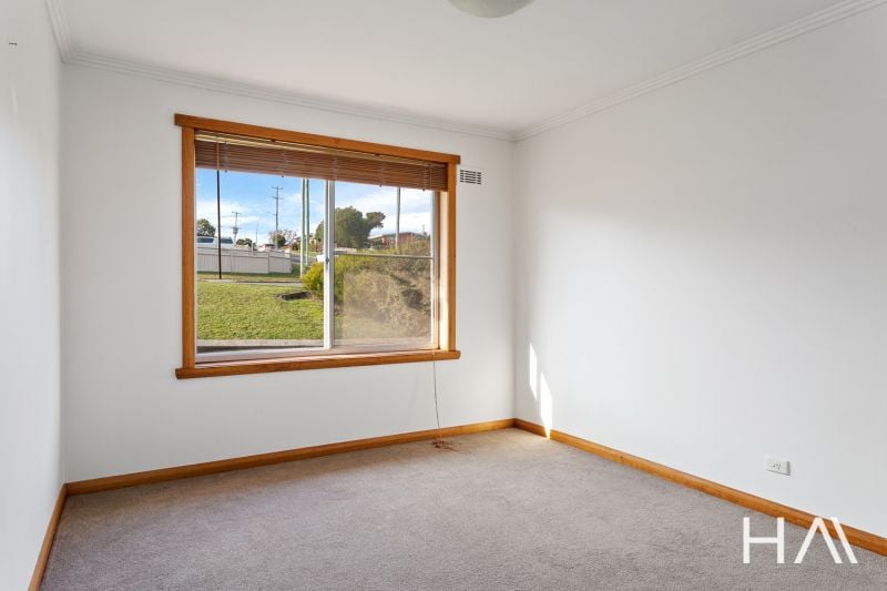 6 Crandon Crescent Newnham, Newnham - Thumbnail 8
