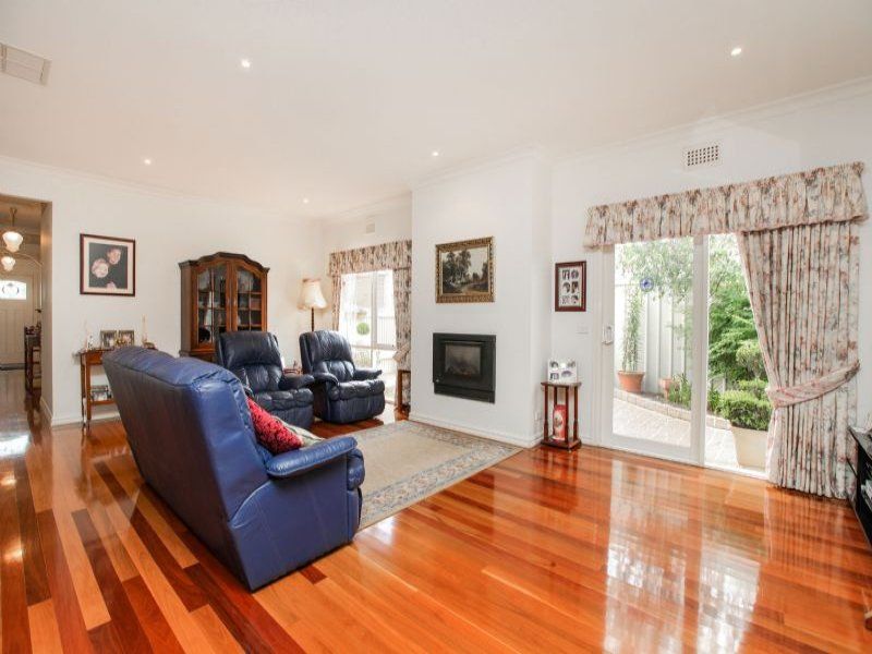 27 Edgbaston Parade, Caroline Springs - Thumbnail 5