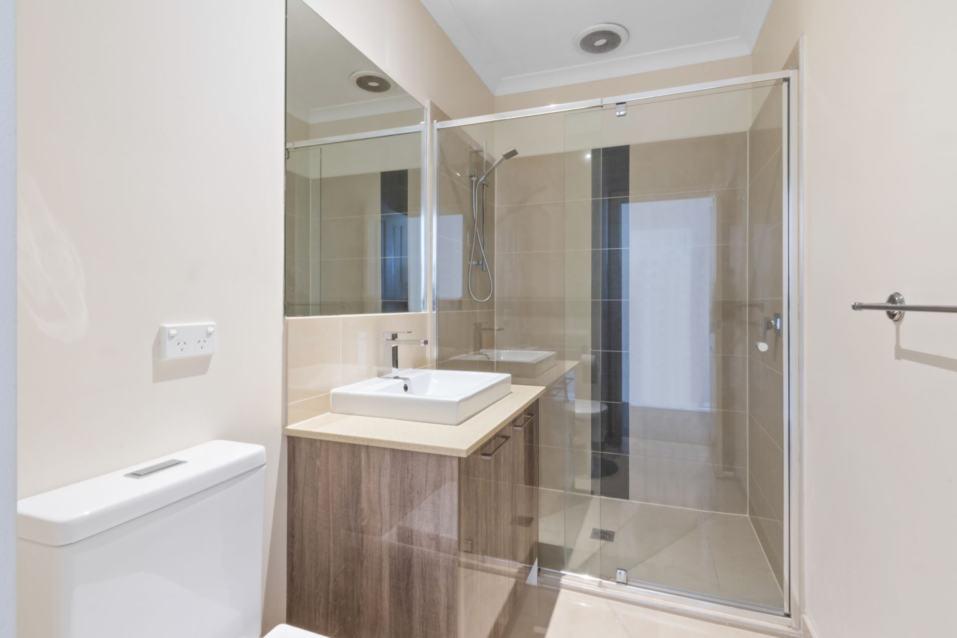 Stylish townhouse in ideal location