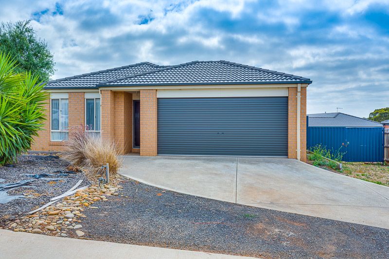 2 Fourth Mews, Bacchus Marsh - Thumbnail 2
