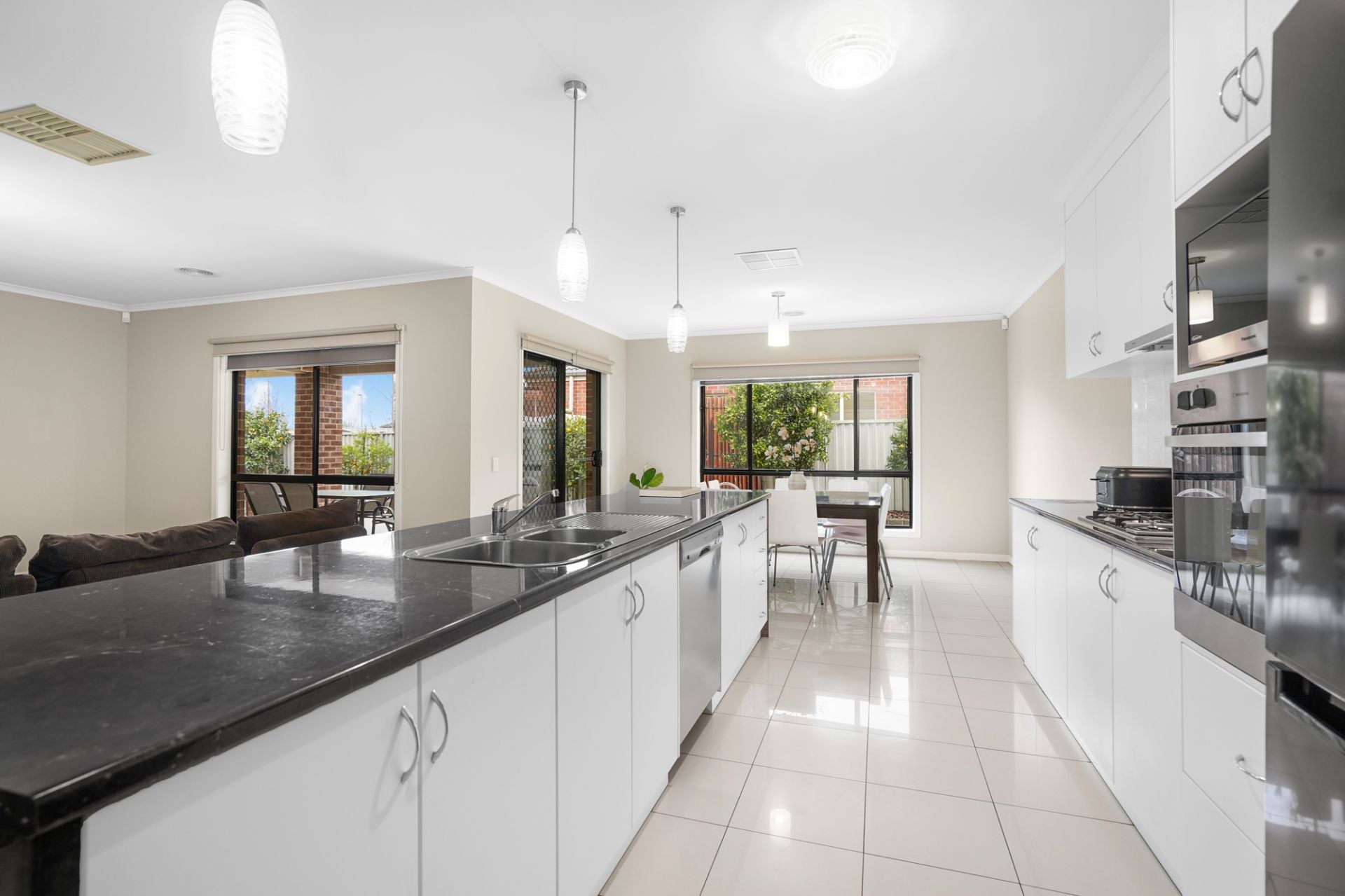 38 Dorset Drive, Alfredton, Alfredton - Thumbnail 7
