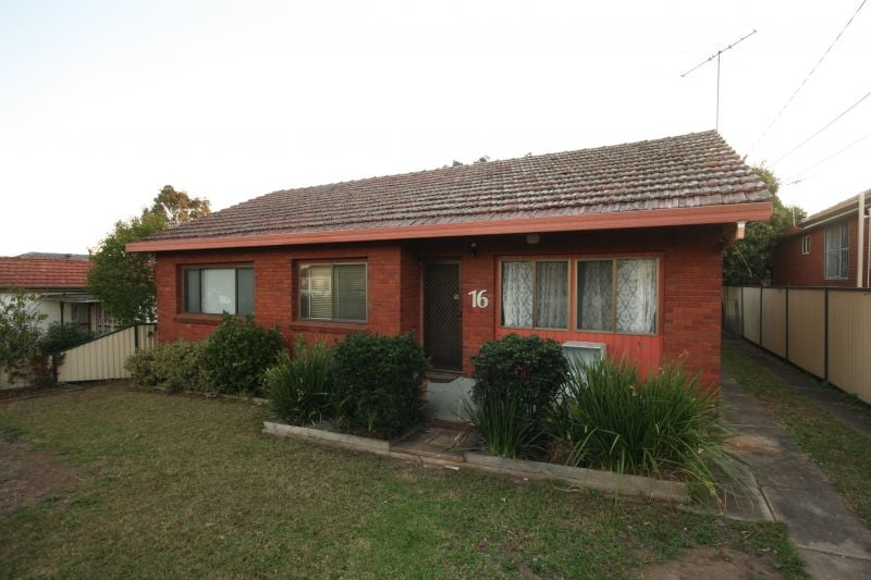 16a Renshaw Avenue, Auburn