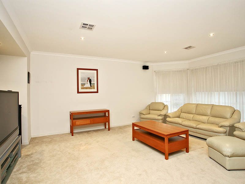 21 Highbury Close, Caroline Springs - Thumbnail 5