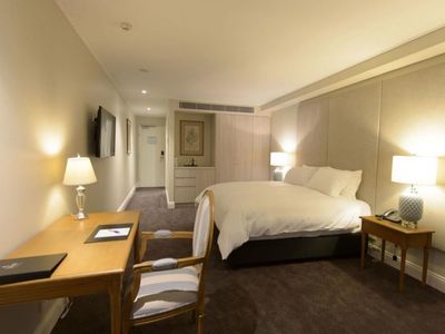 SYDNEY ACCOMMODATION HOTEL LEASEHOLD - GREAT LOCATION - STUNNING PRESENTATION