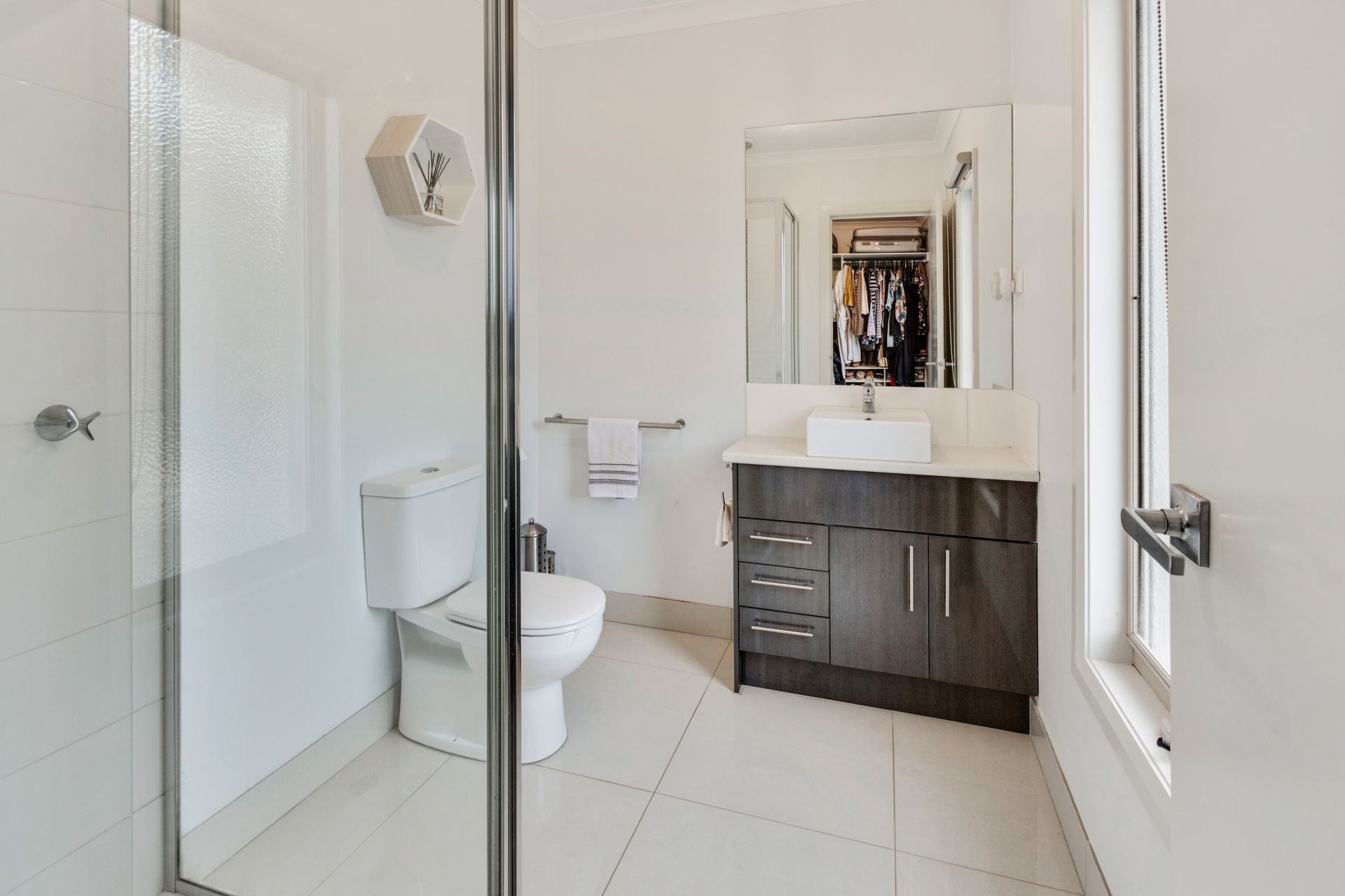A place to call home , Street frontage, immaculate and ready!
