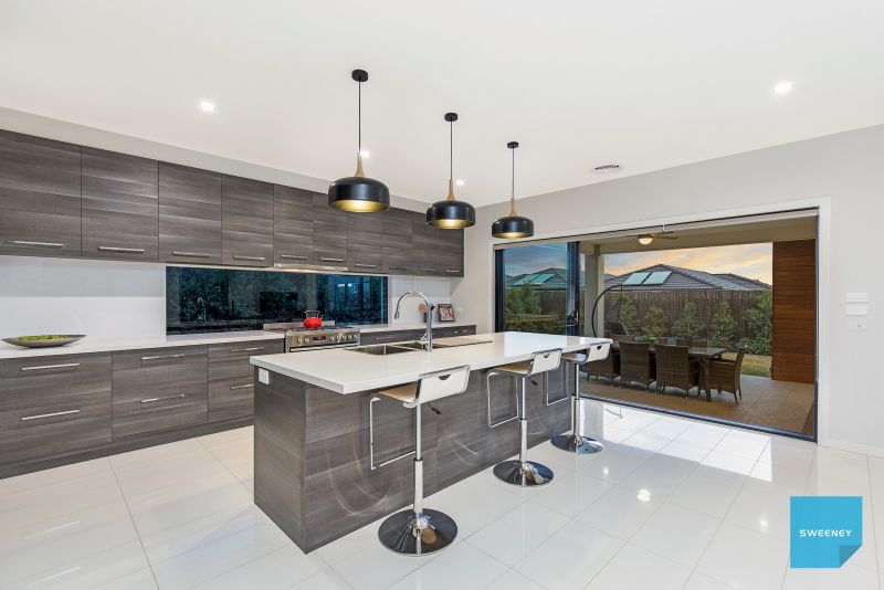 10 Sedgeman Street, Fraser Rise - Thumbnail 3