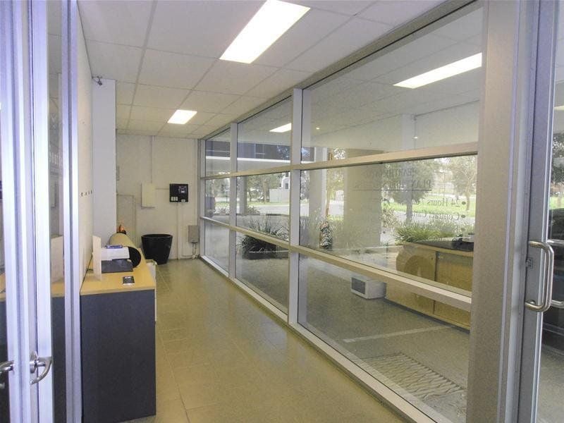 MODERN OFFICE/WAREHOUSE