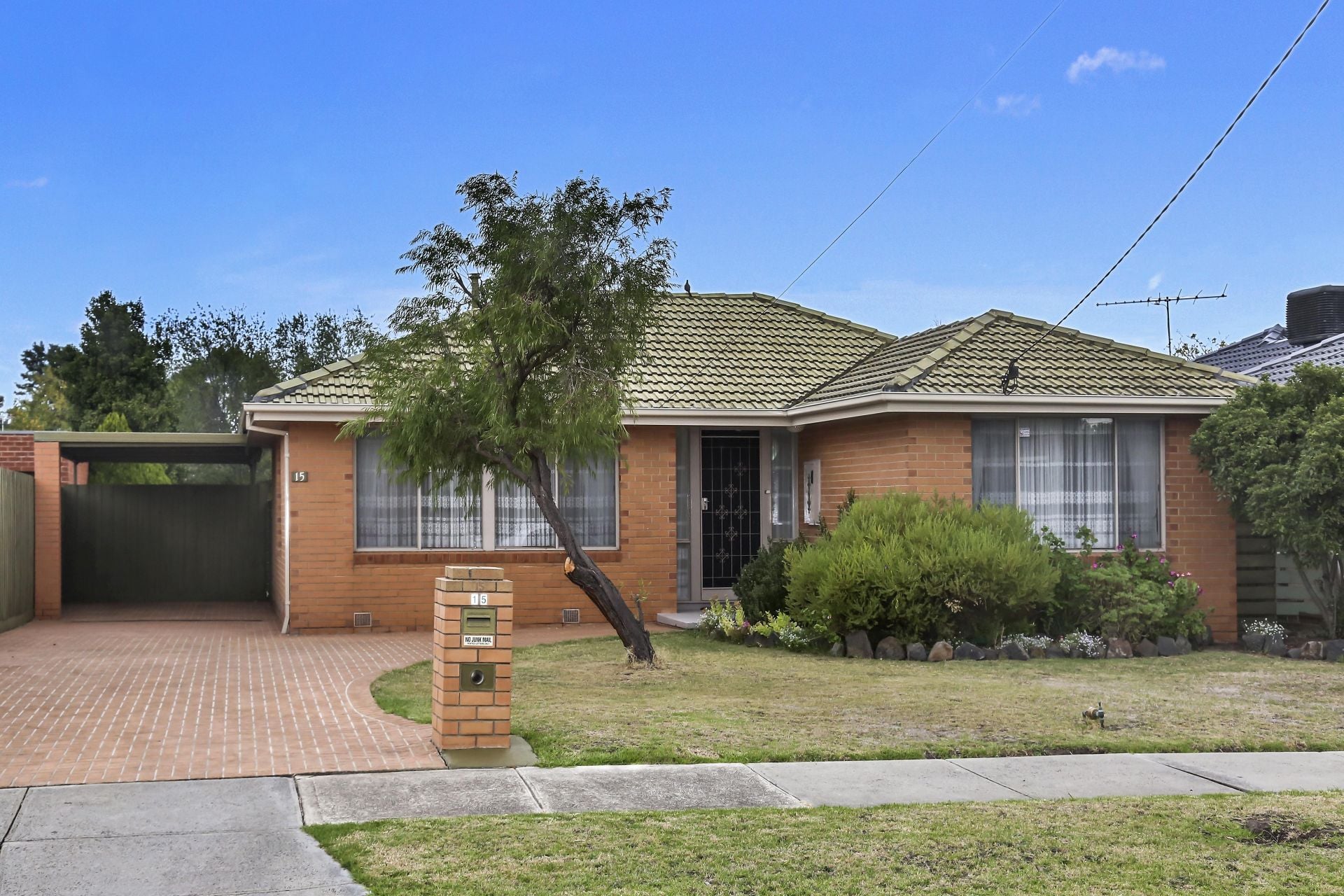 Irresistible Opportunity In An Impressive Location