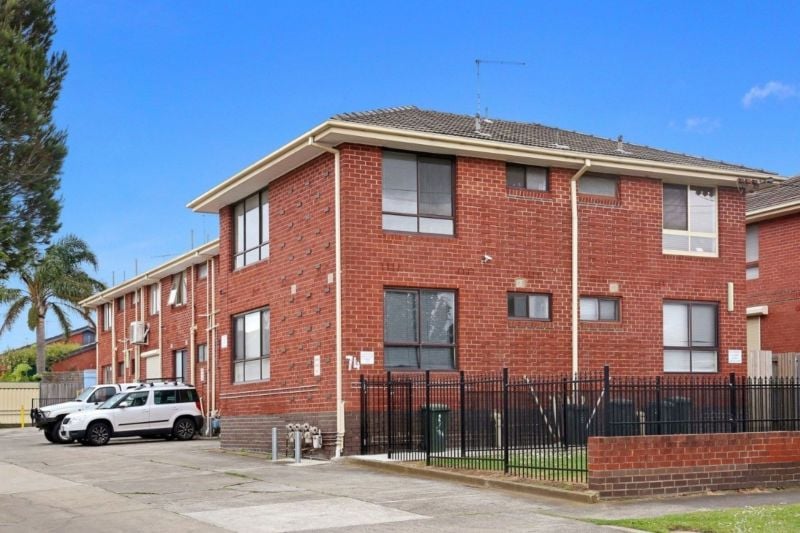 4/74 King William Street, Reservoir