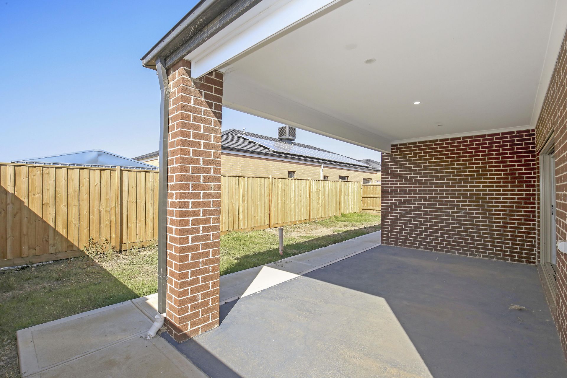 QUALITY LIVING AT WARATAH ESTATE  *Insp Thu 21st Mar @ 4:10pm*