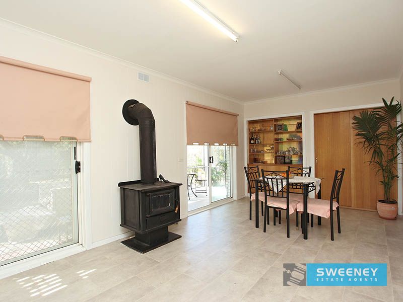 11 Weeroona Terrace, Altona Meadows - Thumbnail 8