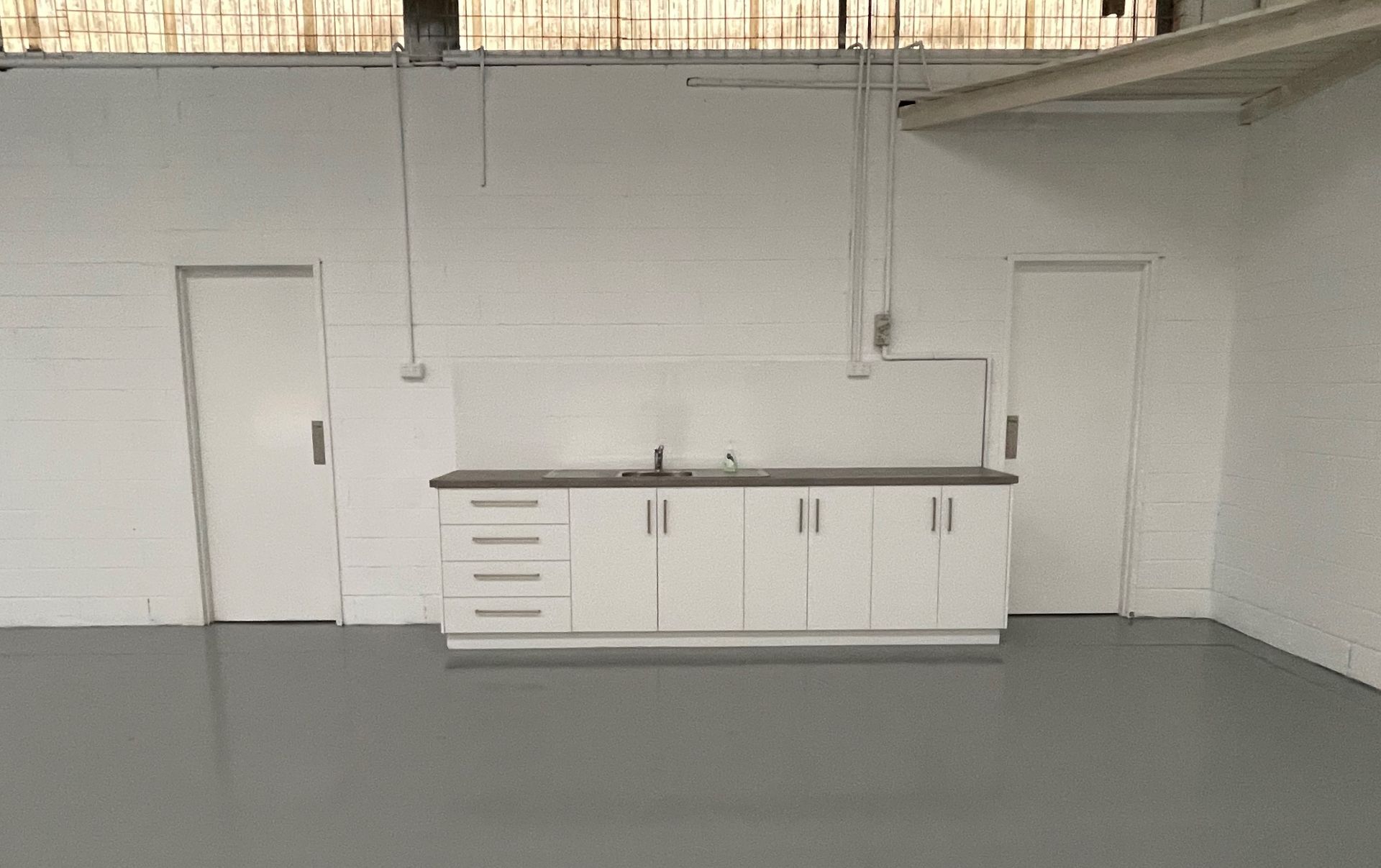 EXCELLANTLY RENOVATED 450SQM WAREHOUSE