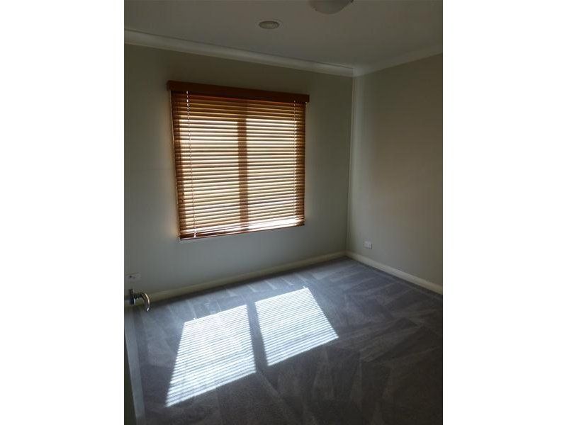 Beautiful 3 Bedroom Townhouse!