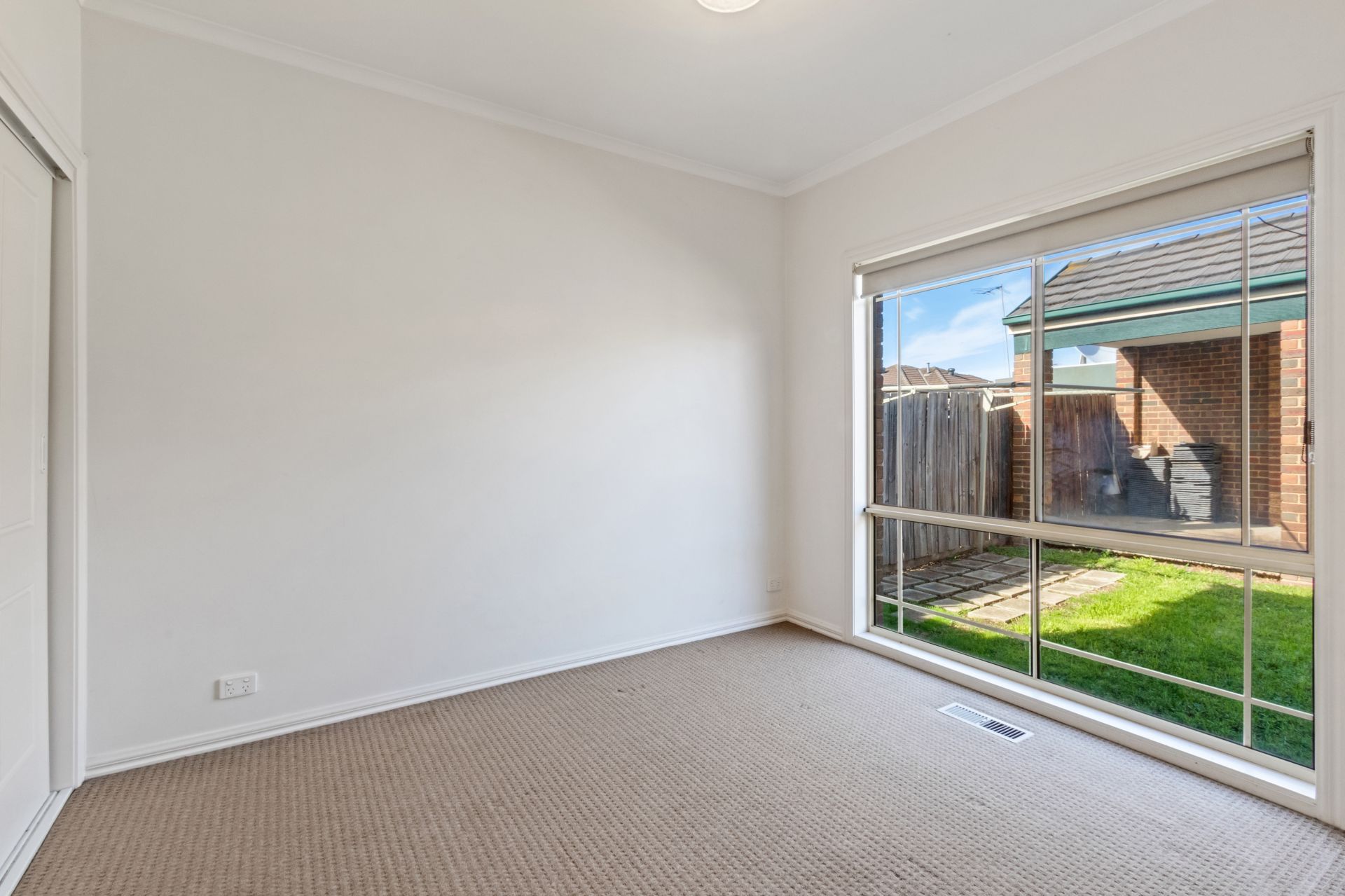 Bright & Spacious Family Home!