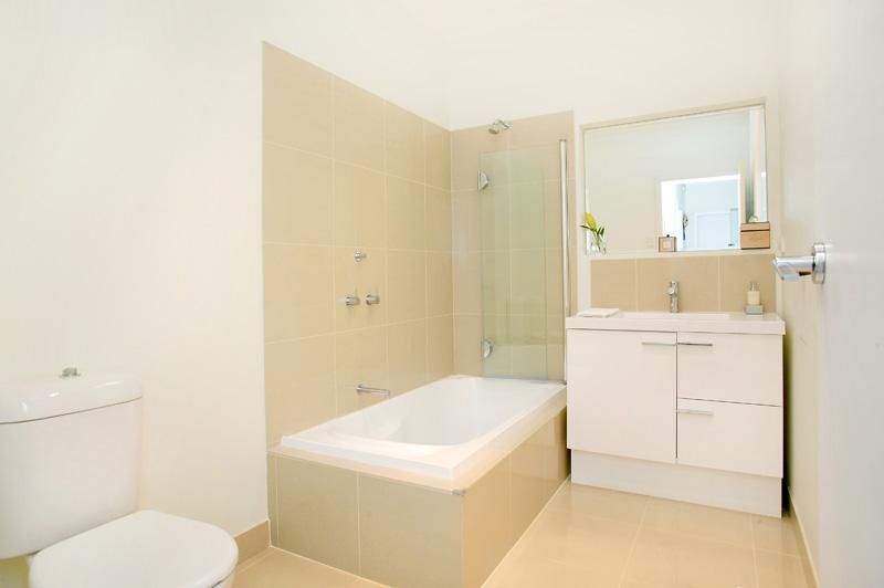 **Gorgeous Family Home** 6/ 9 / 12 month lease available**
