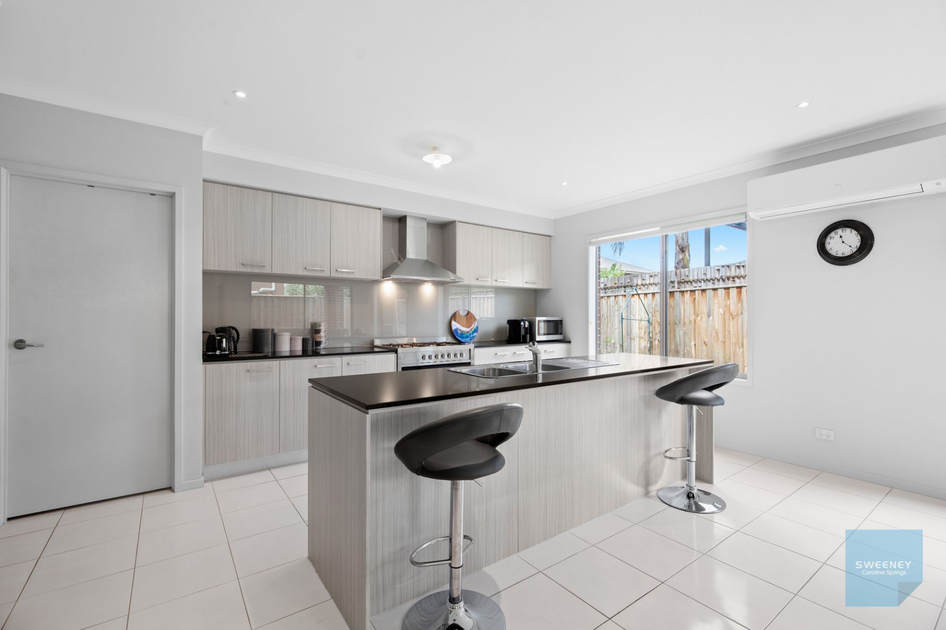 4 Higgins Street, Fraser Rise - Thumbnail 3